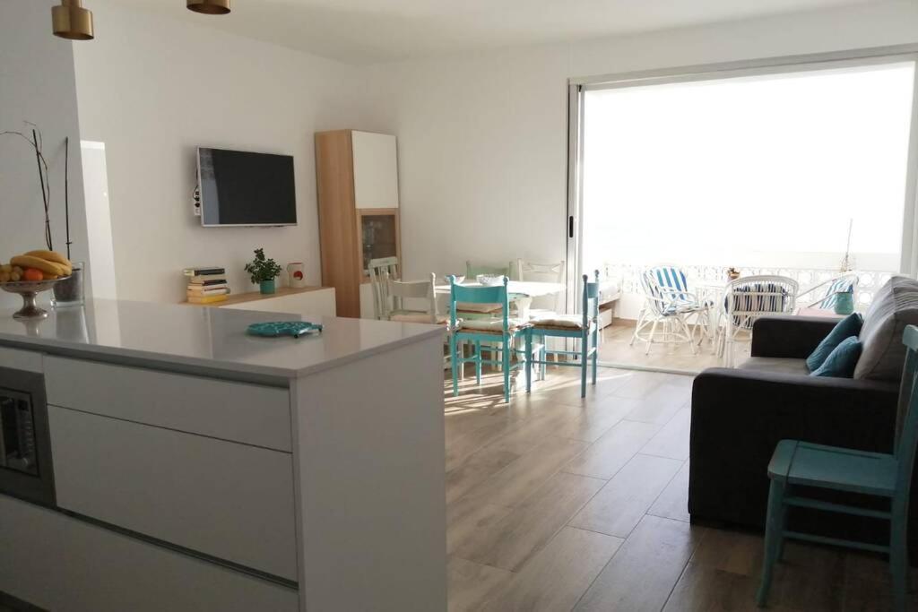 Apartamento Frente Al Mar. 阿尔姆尼卡 外观 照片